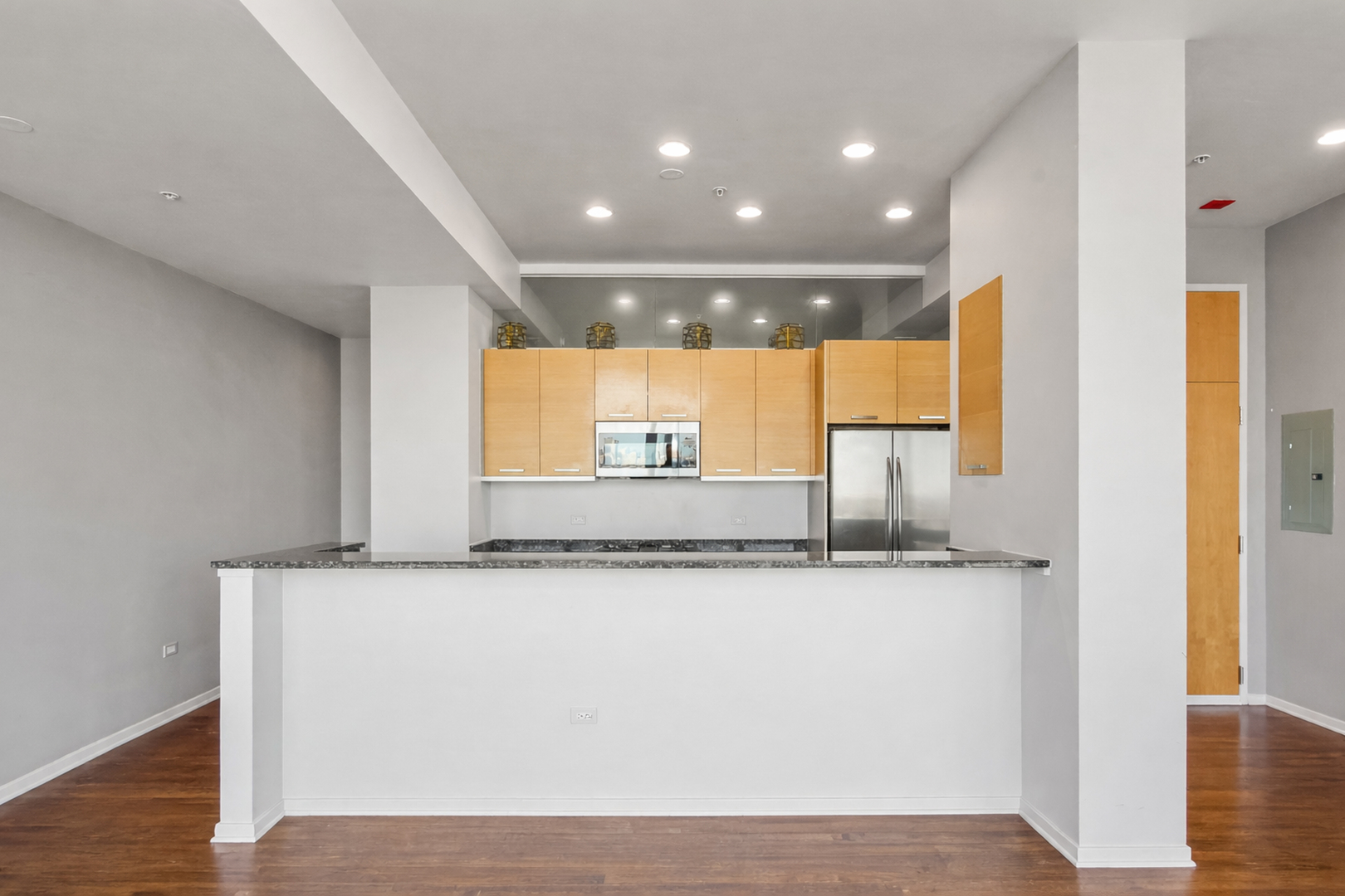 500 W Superior Street Unit: 2002