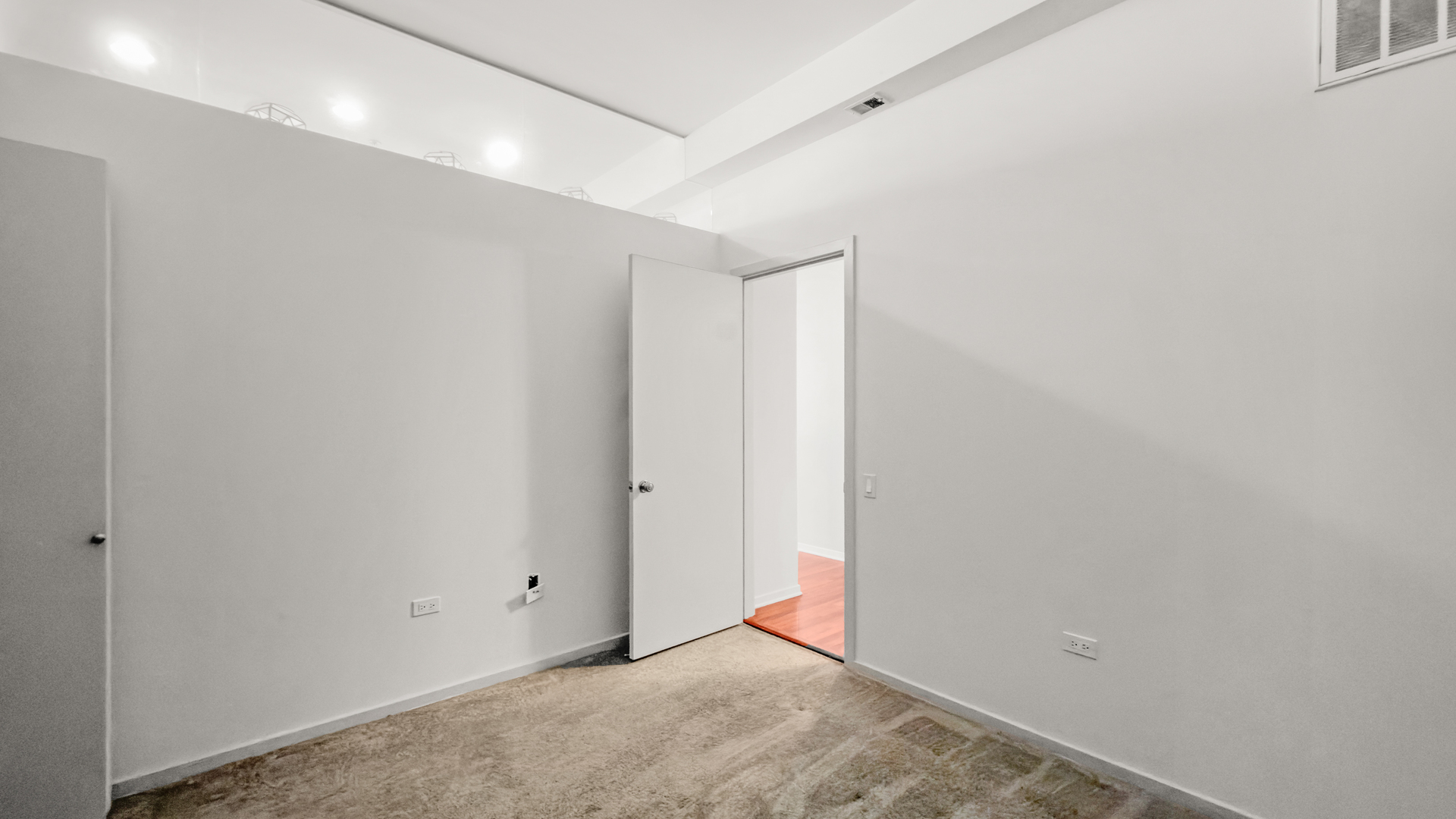 500 W Superior Street Unit: 2002