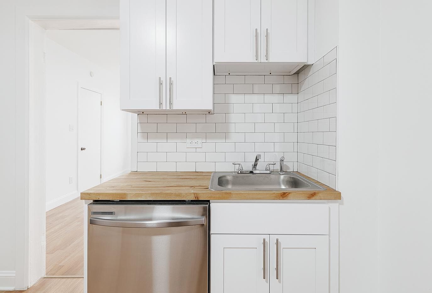 1430 W Superior Street Unit: 2R