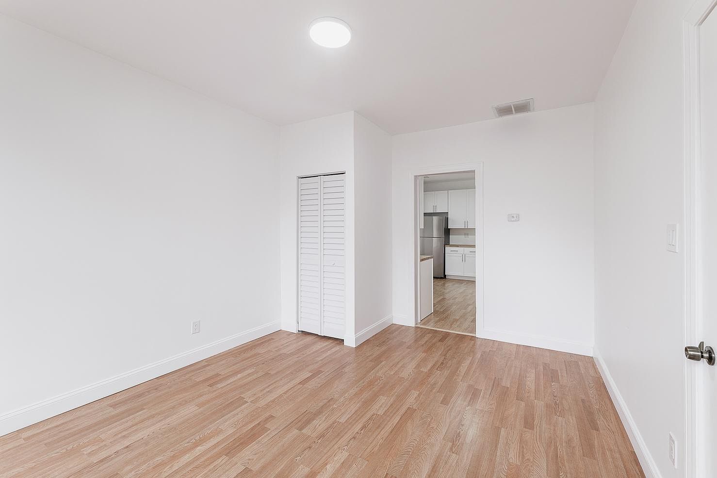 1430 W Superior Street Unit: 2R