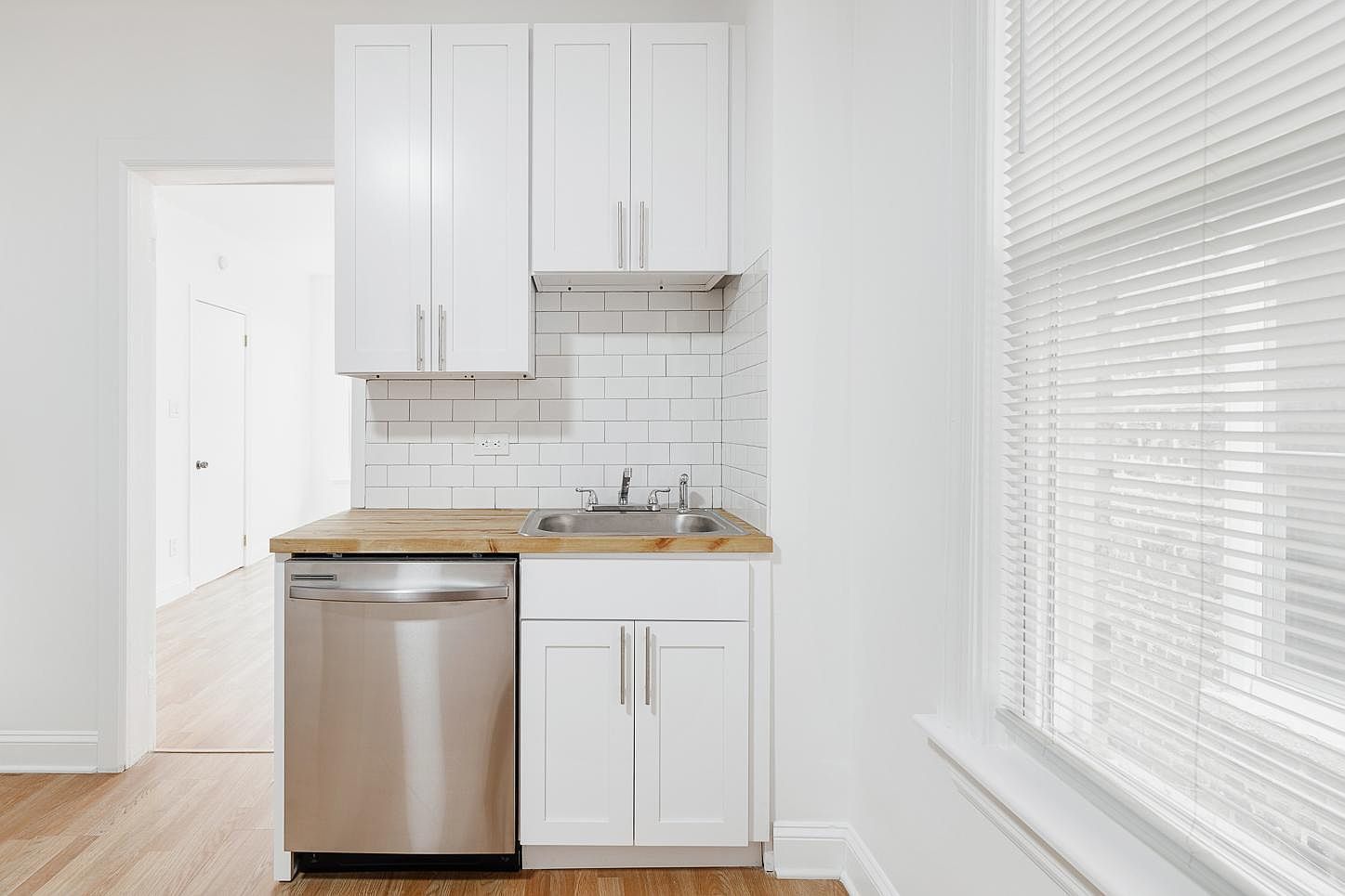 1430 W Superior Street Unit: 2R