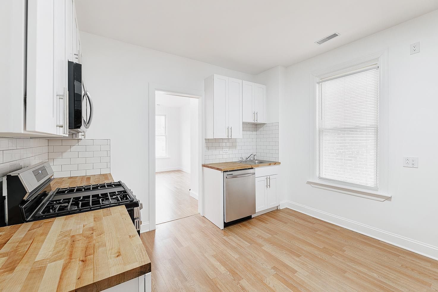 1430 W Superior Street Unit: 2R