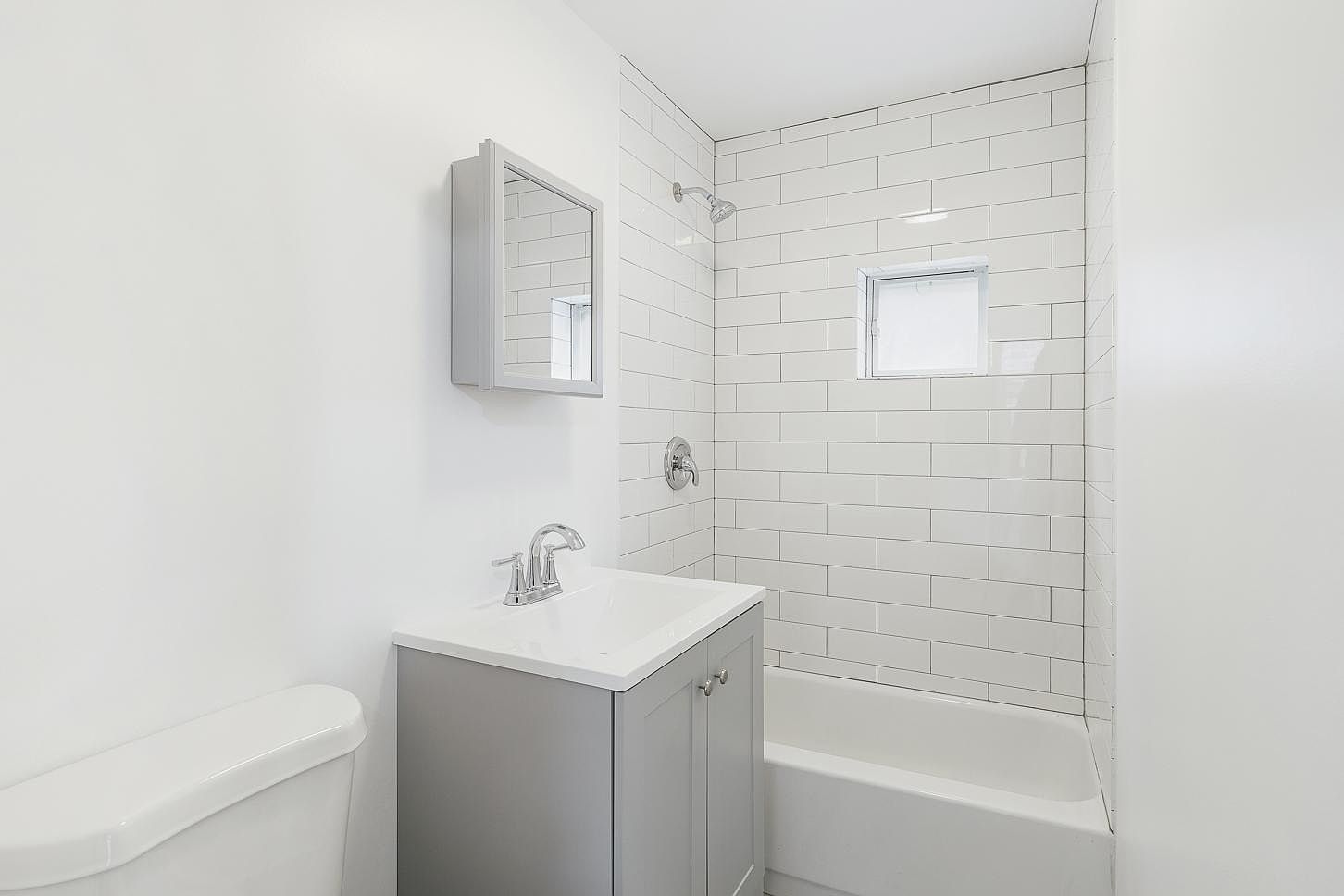 1430 W Superior Street Unit: 2R