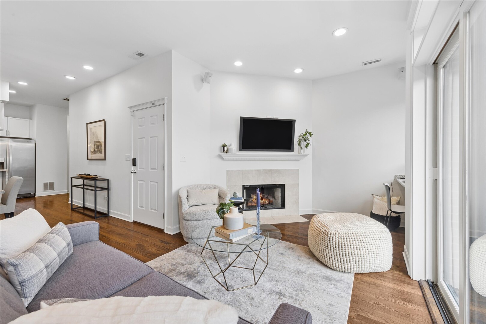 1520 N Hudson Avenue Unit: 3