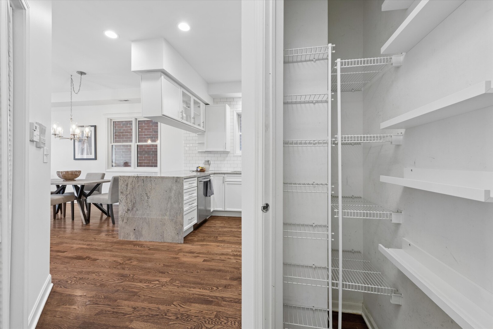 1520 N Hudson Avenue Unit: 3