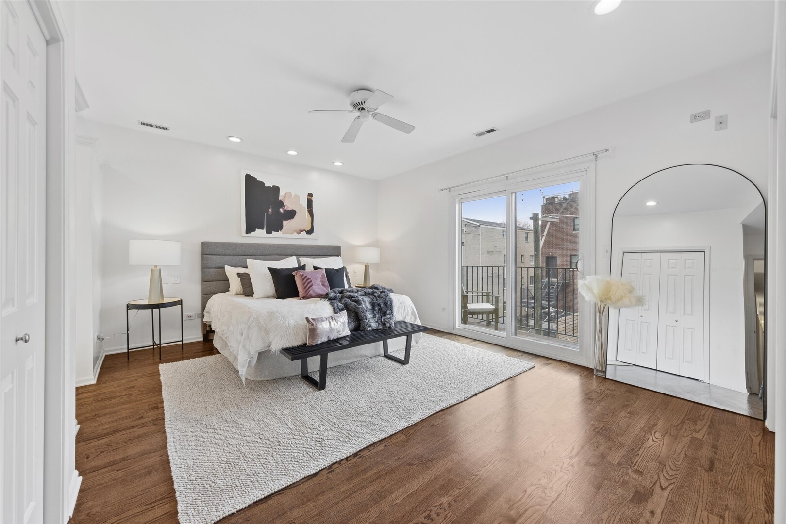 1520 N Hudson Avenue Unit: 3