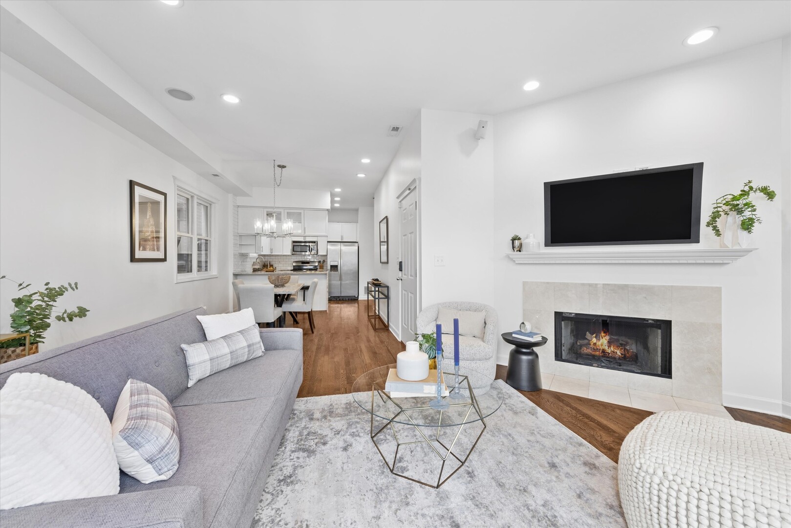 1520 N Hudson Avenue Unit: 3