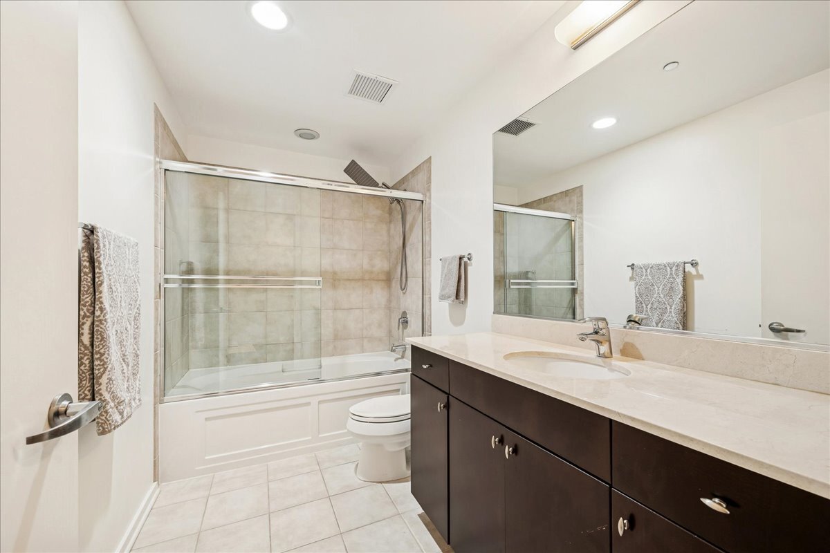 65 E Monroe Street Unit: 4317