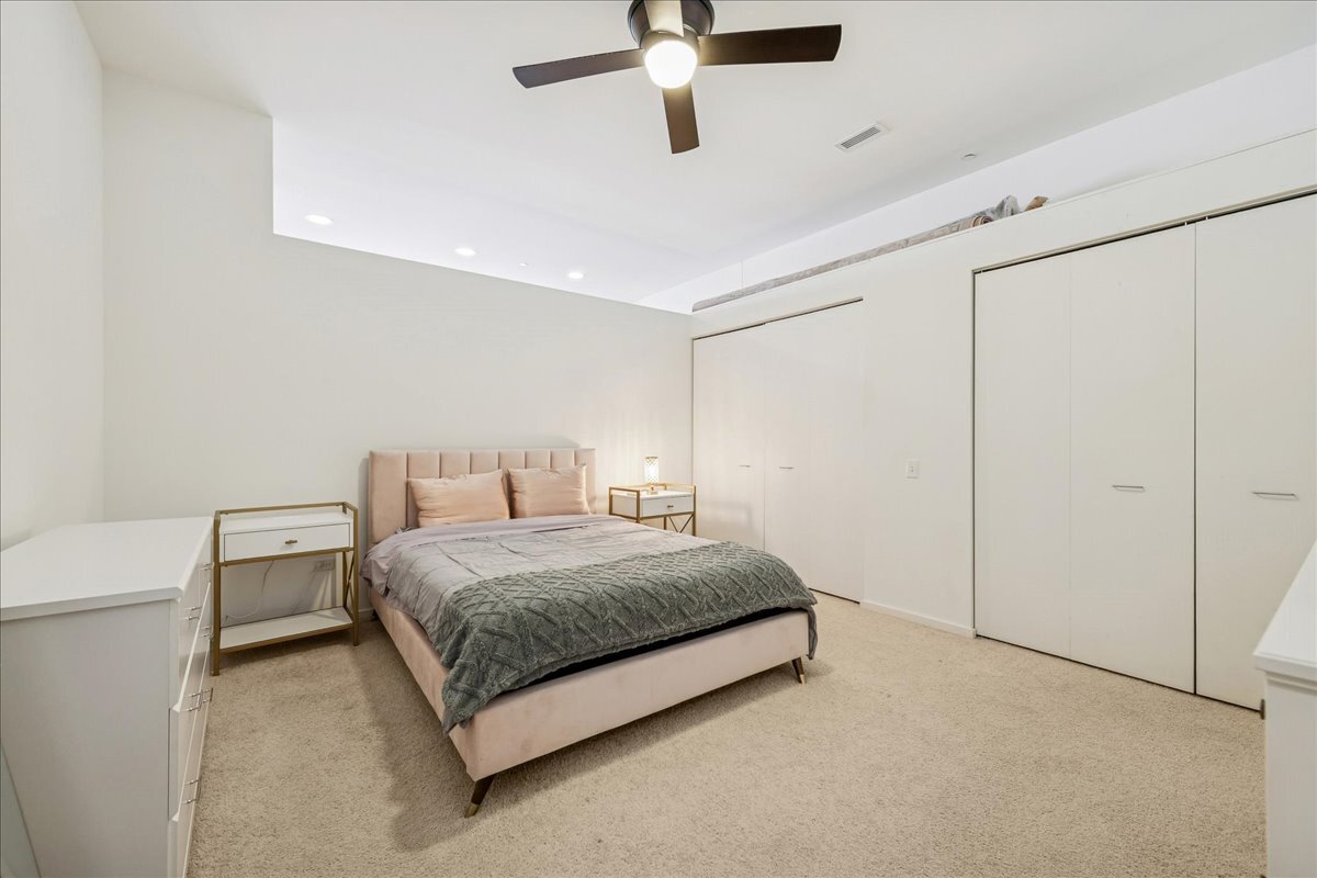 65 E Monroe Street Unit: 4317