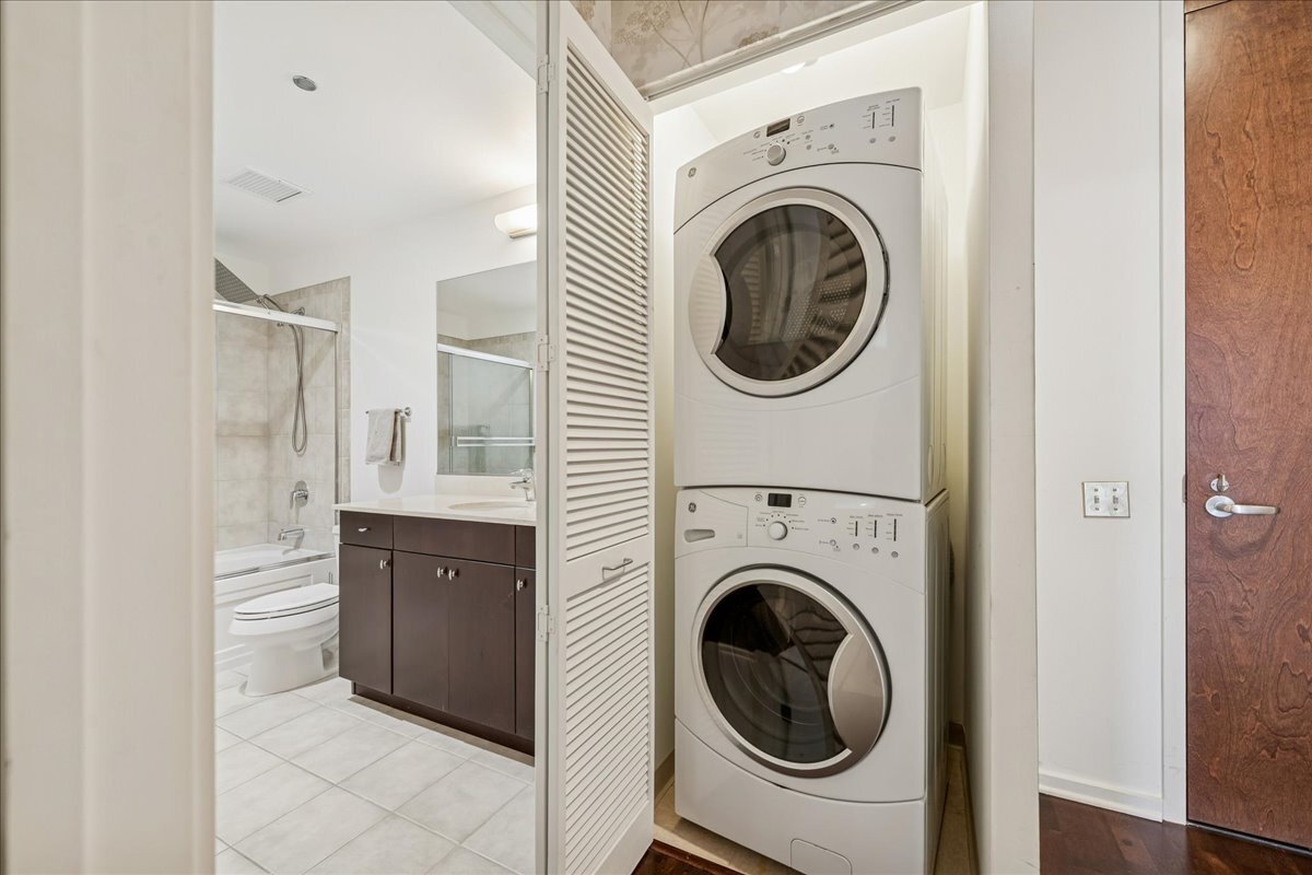 65 E Monroe Street Unit: 4317