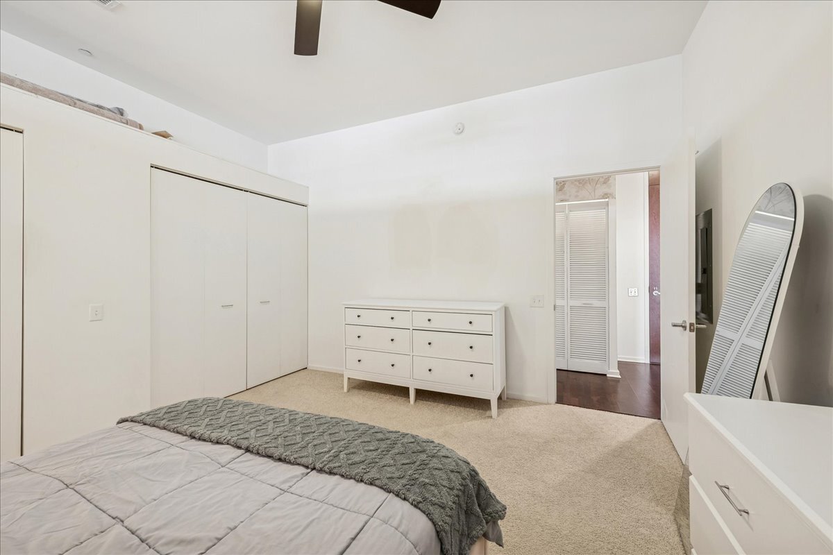 65 E Monroe Street Unit: 4317