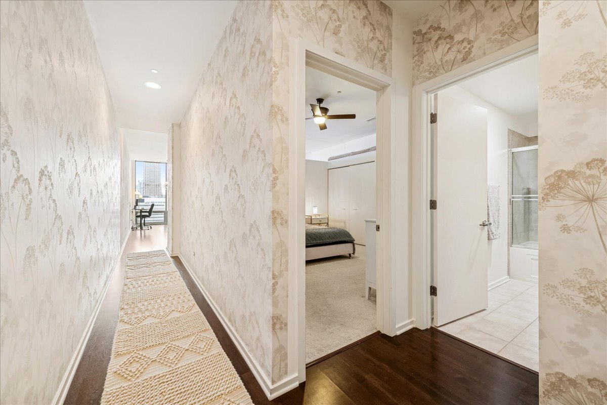 65 E Monroe Street Unit: 4317