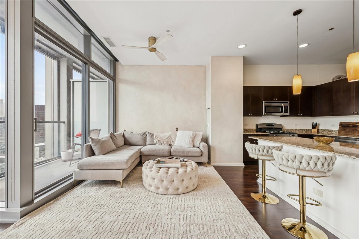 65 E Monroe Street Unit: 4317