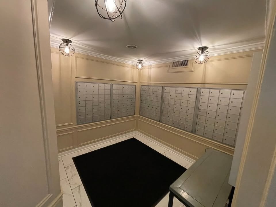 2909 N Sheridan Road Unit: 811