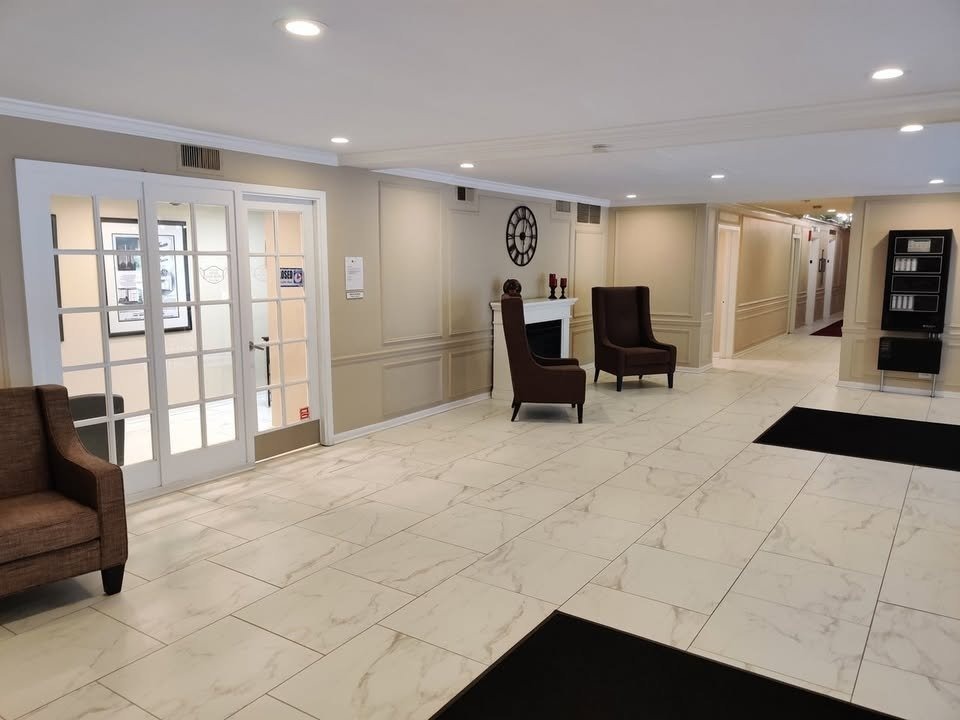 2909 N Sheridan Road Unit: 811
