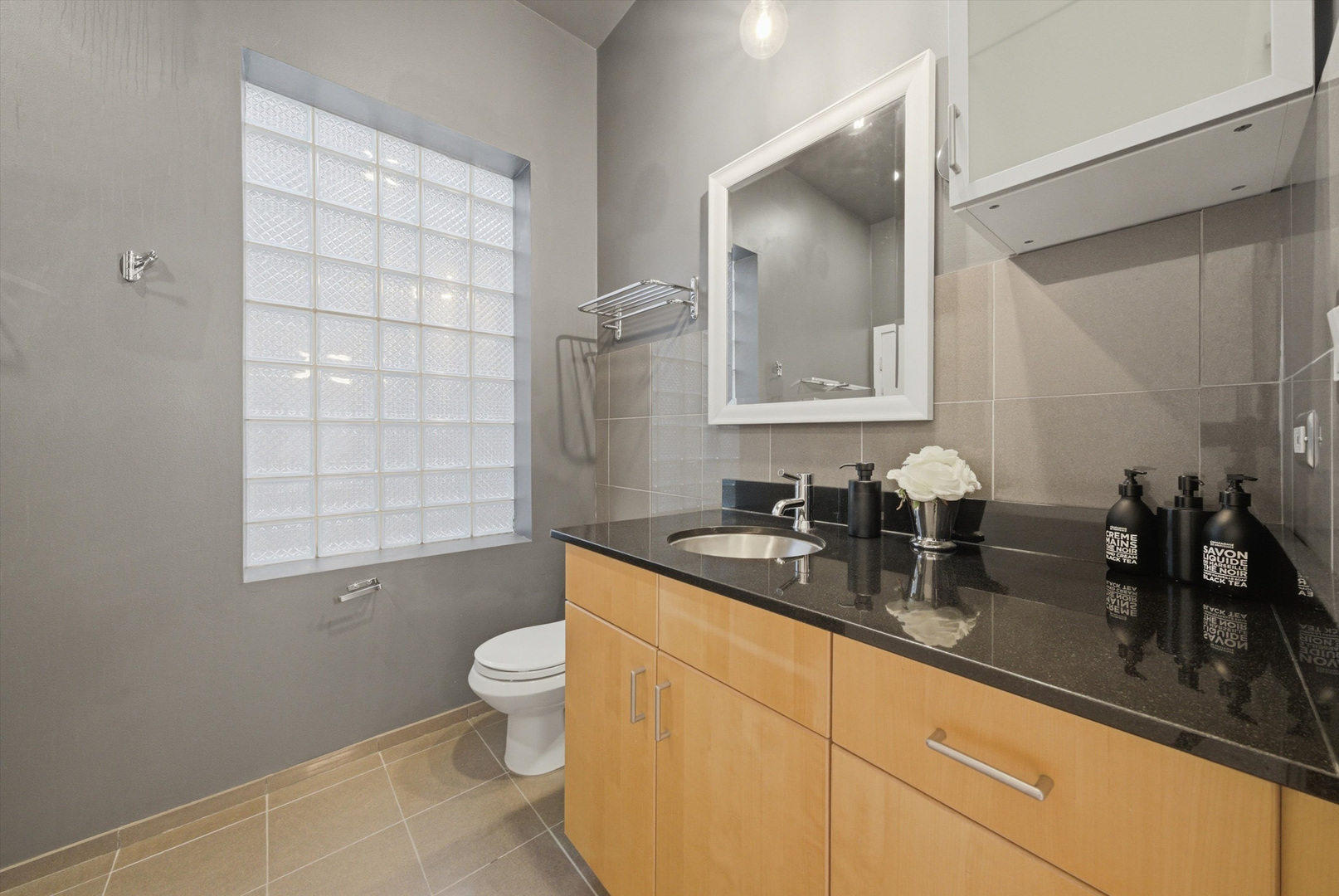 514 N Noble Street Unit: 2