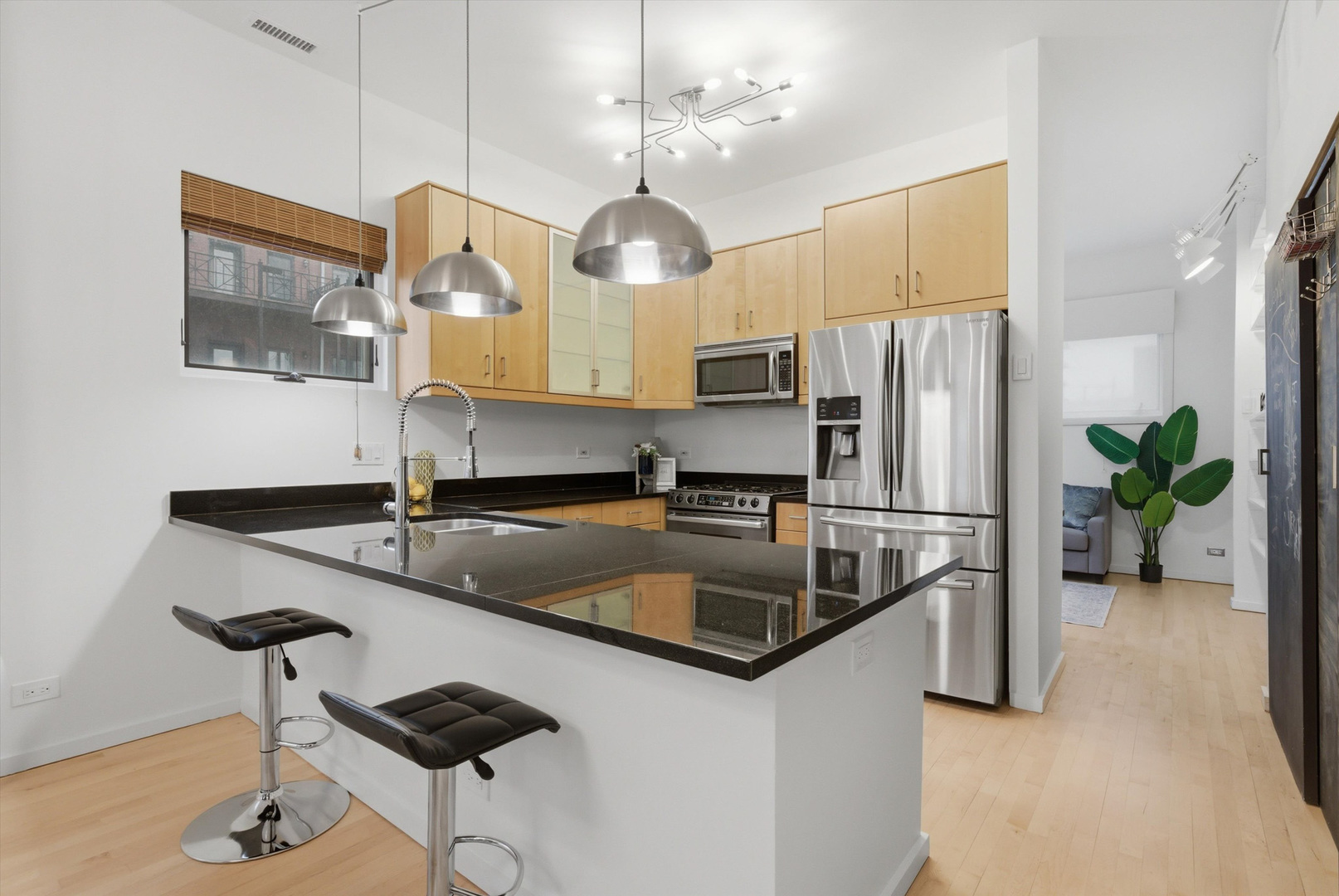 514 N Noble Street Unit: 2