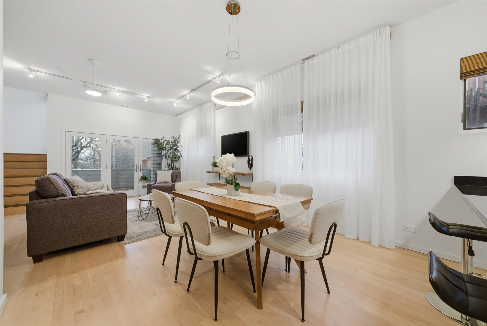 514 N Noble Street Unit: 2