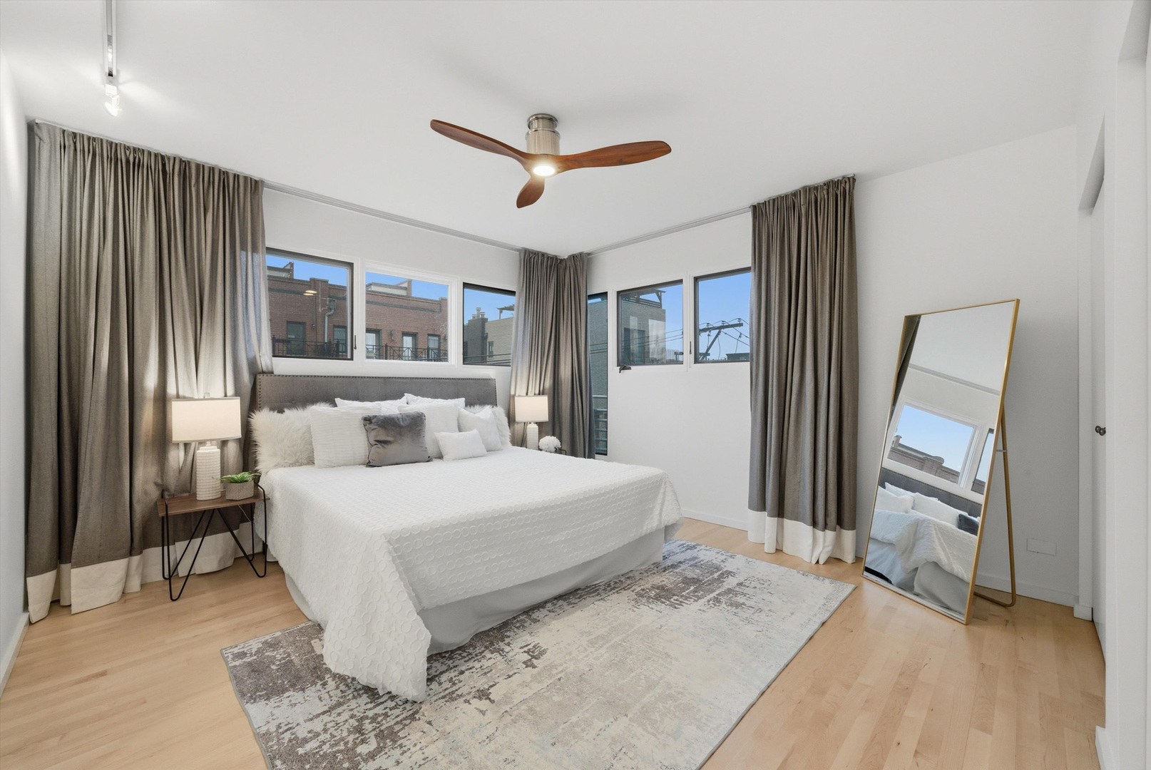 514 N Noble Street Unit: 2