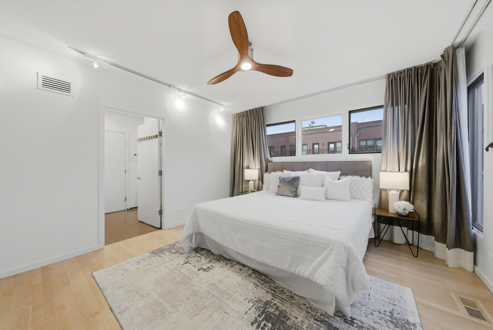 514 N Noble Street Unit: 2