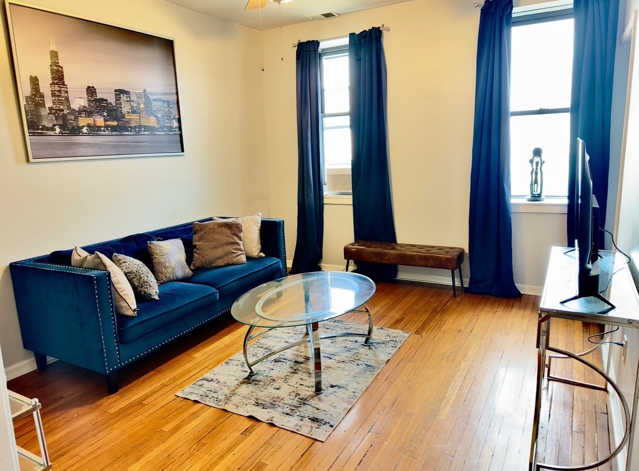 1903 W Fullerton Avenue