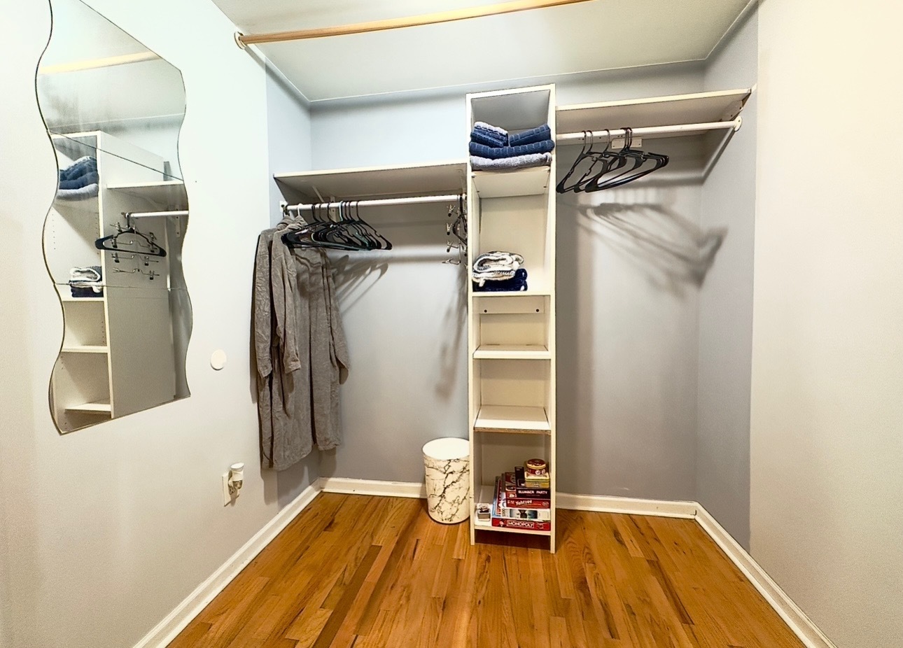 1903 W Fullerton Avenue