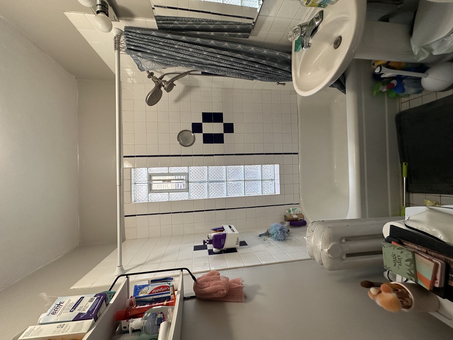 1903 W Fullerton Avenue