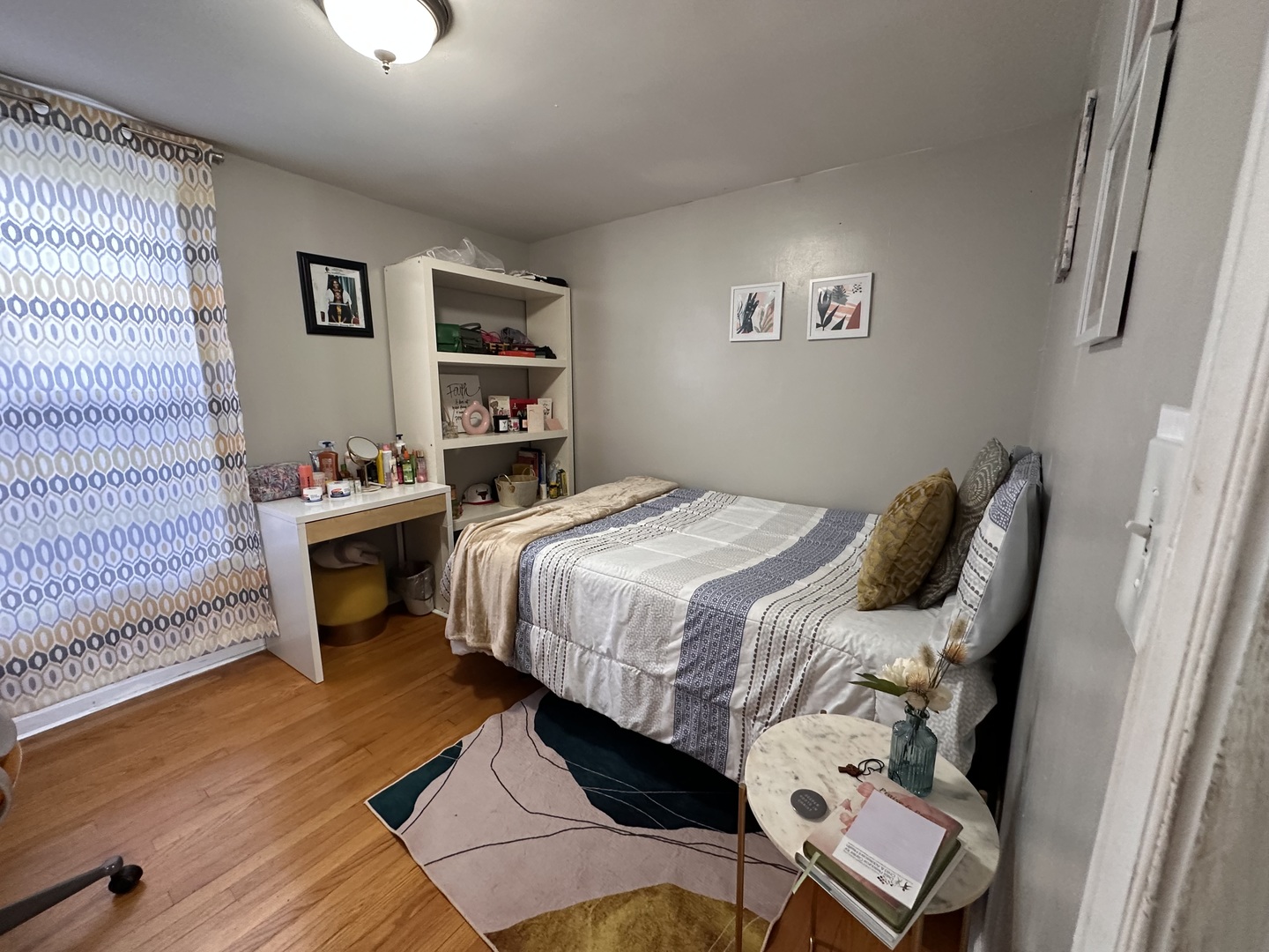 1903 W Fullerton Avenue