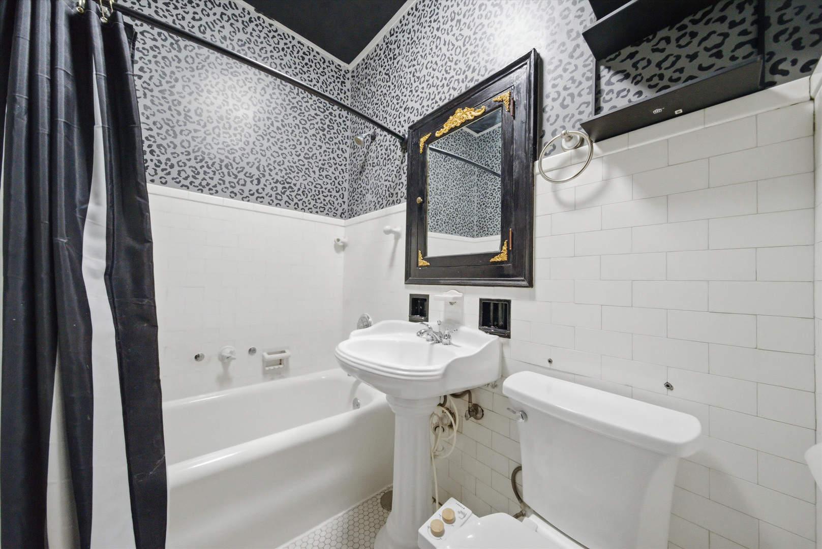 3024 W Palmer Boulevard Unit: 1S