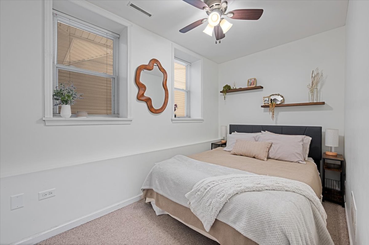 1714 W School Street Unit: 1