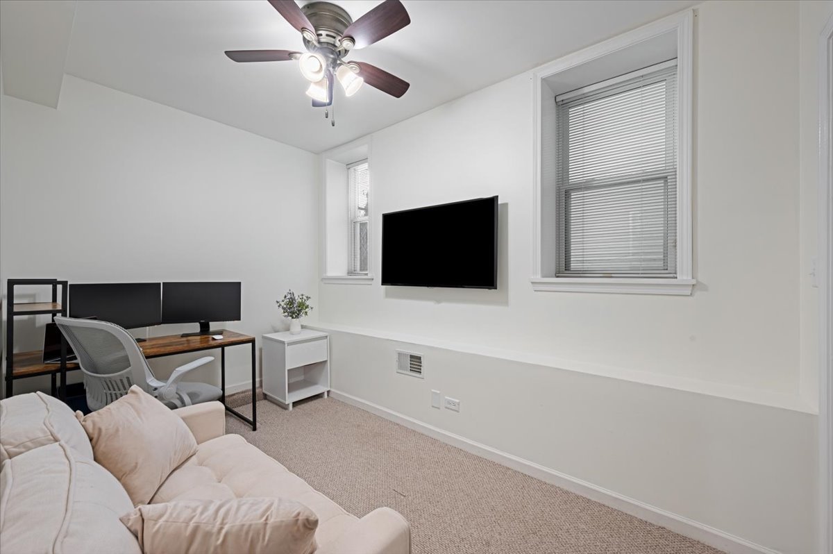 1714 W School Street Unit: 1