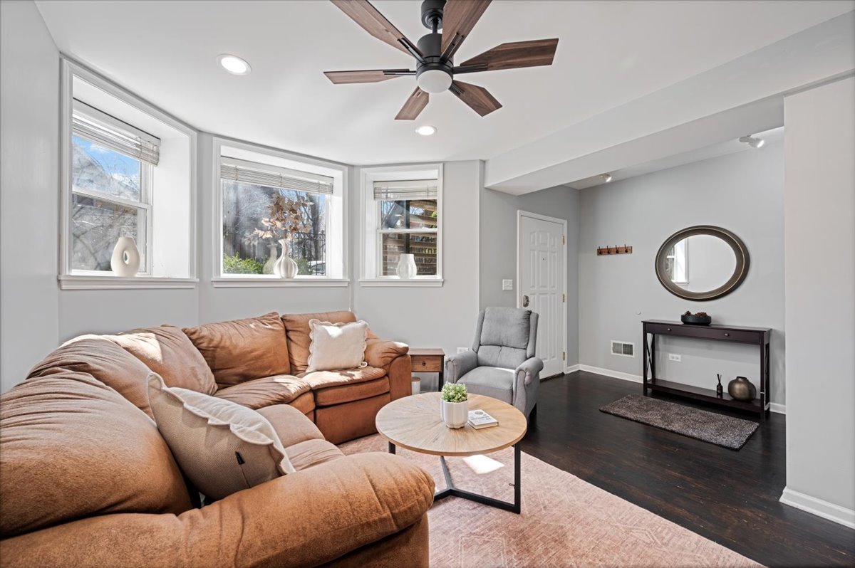 1714 W School Street Unit: 1