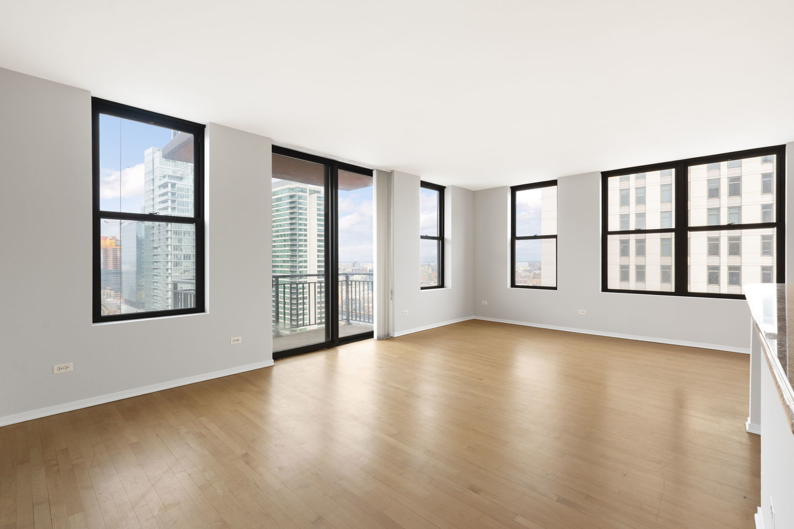 330 N JEFFERSON Street Unit: 2108