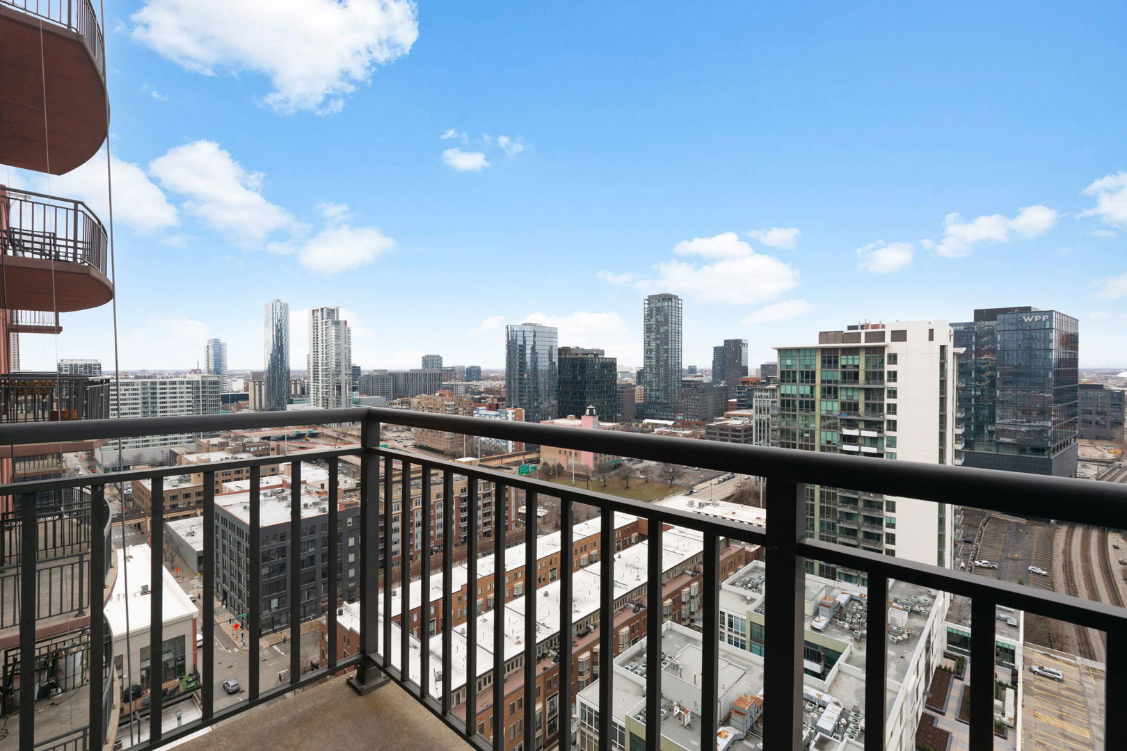 330 N JEFFERSON Street Unit: 2108