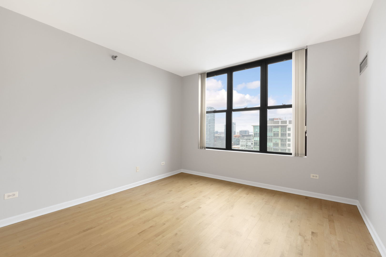 330 N JEFFERSON Street Unit: 2108
