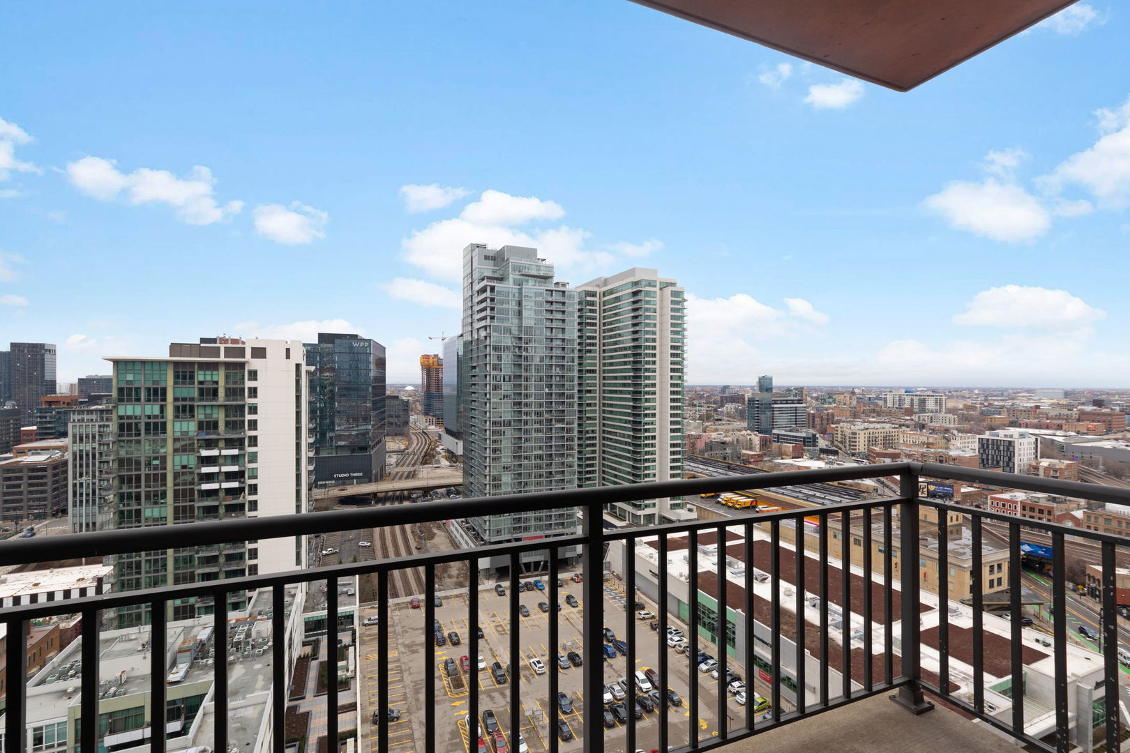 330 N JEFFERSON Street Unit: 2108