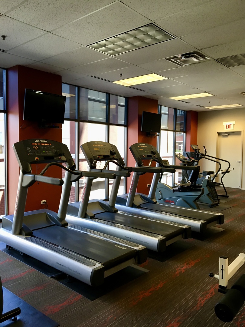 330 N JEFFERSON Street Unit: 2108