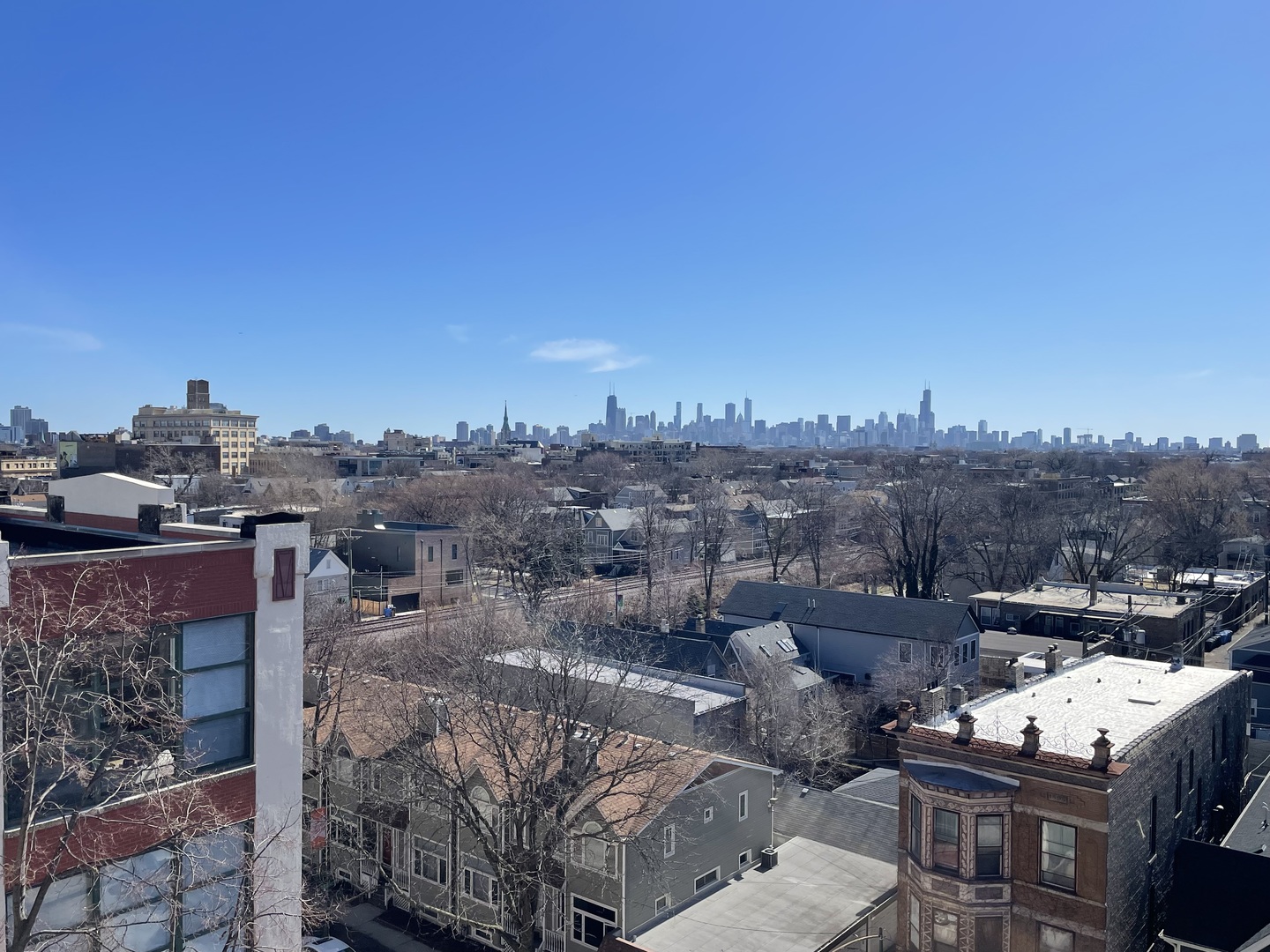 1800 W Roscoe Street Unit: 206