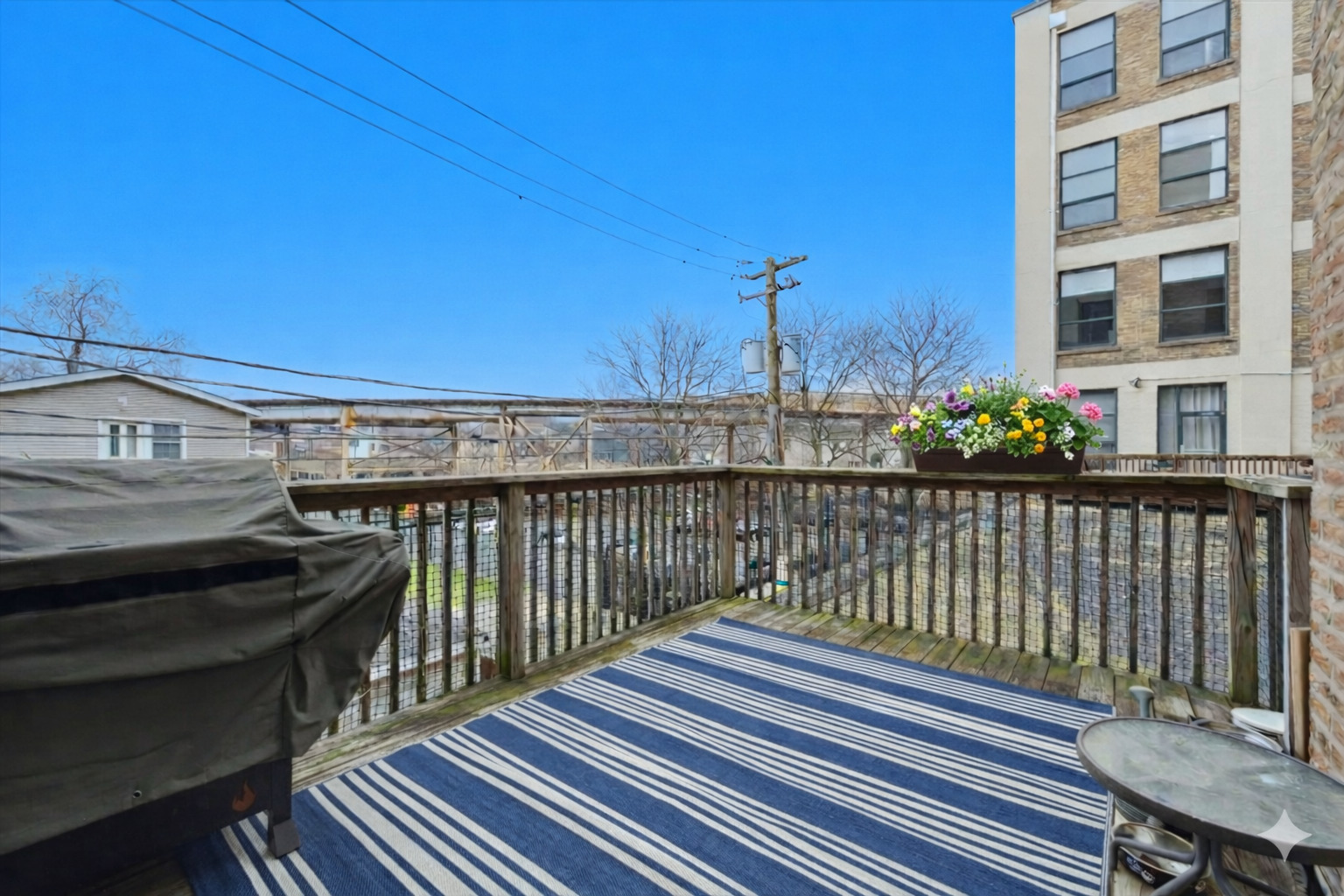 1800 W Roscoe Street Unit: 206