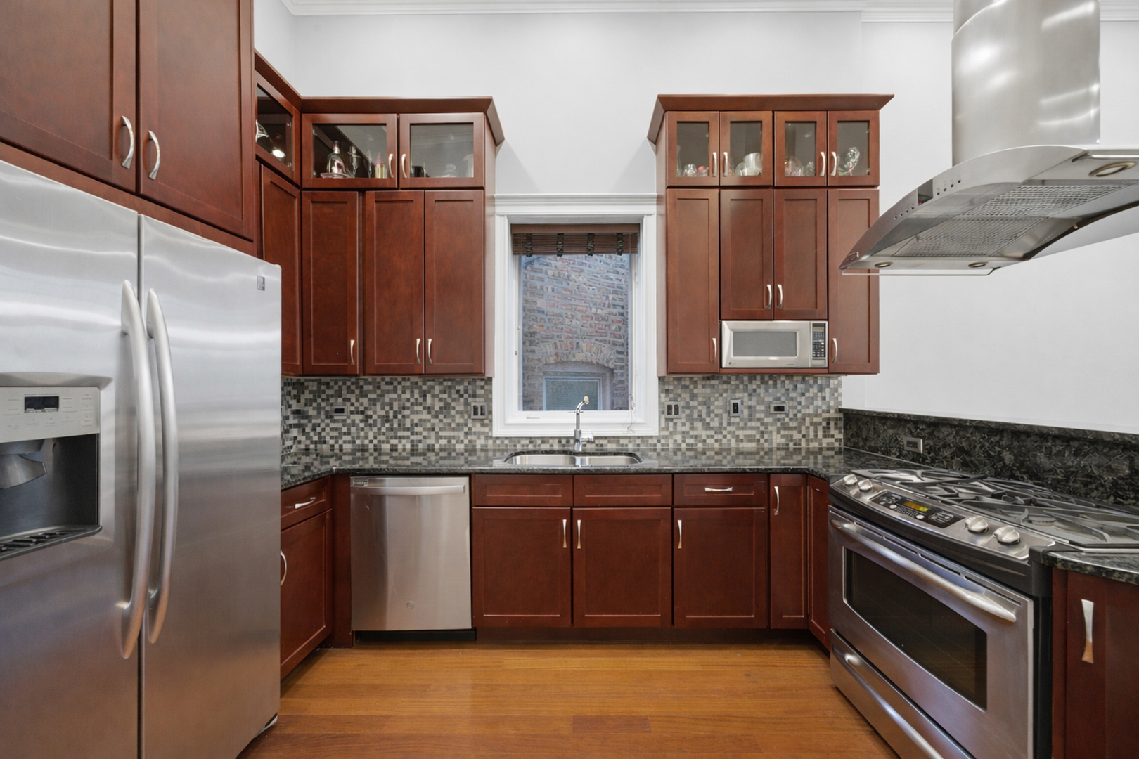 1245 N Greenview Avenue Unit: 3