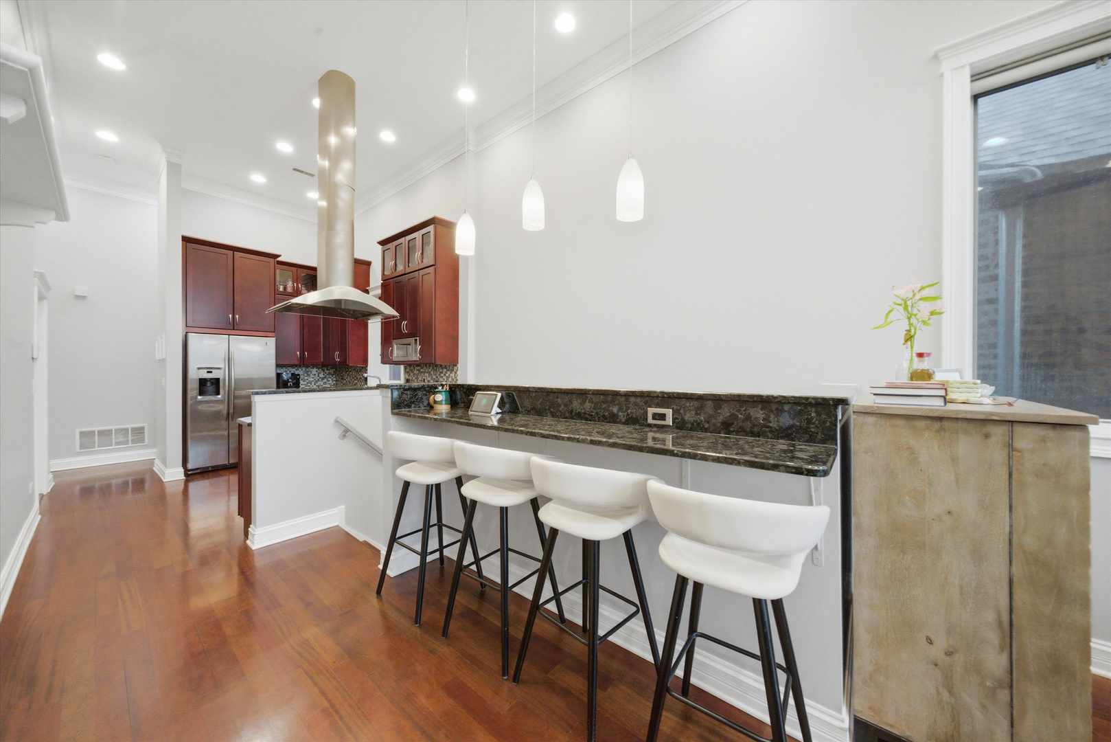 1245 N Greenview Avenue Unit: 3