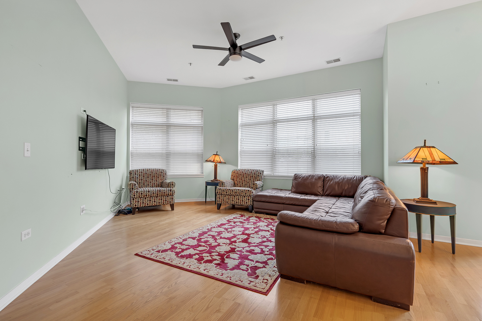 2915 N Clybourn Avenue Unit: 310