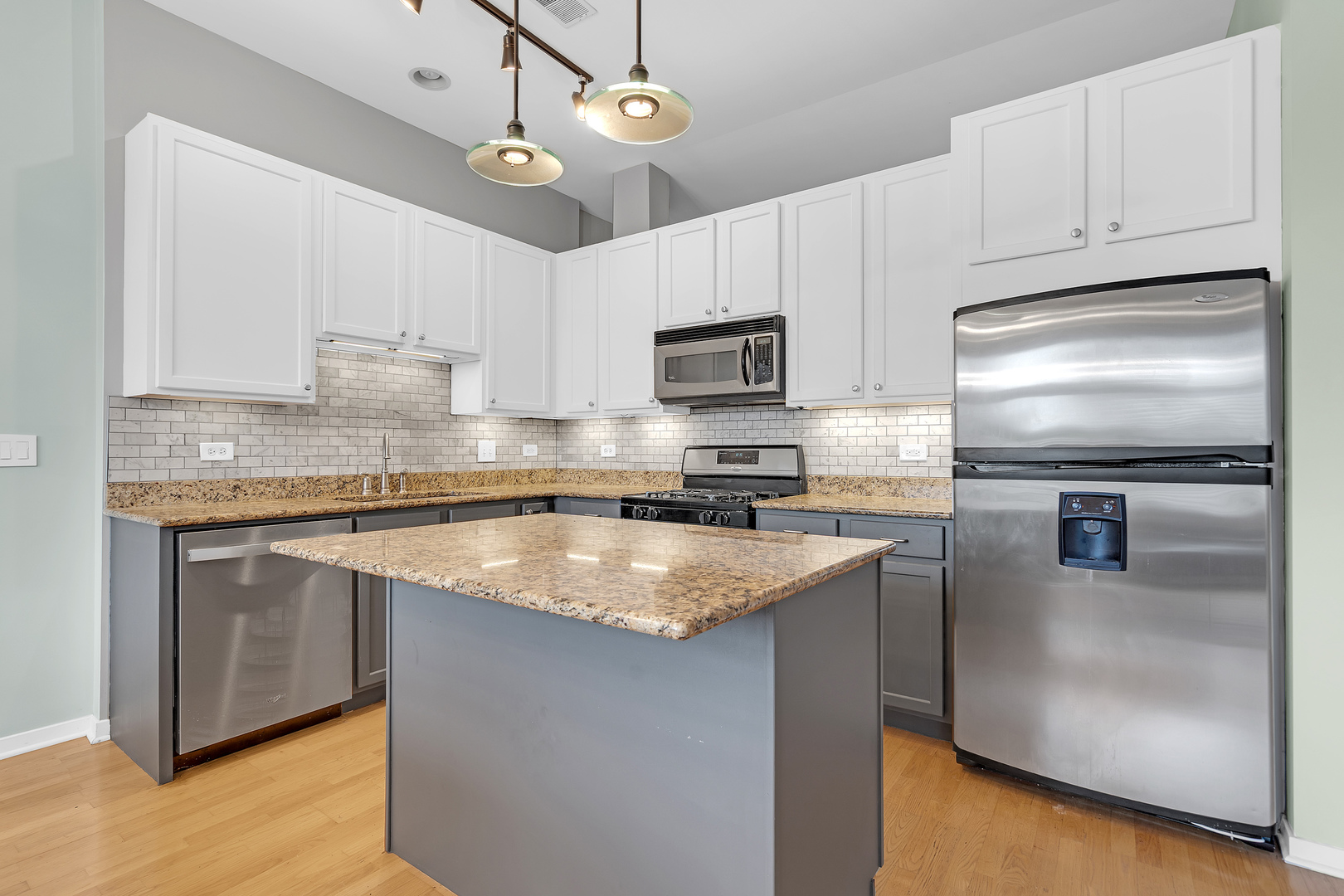 2915 N Clybourn Avenue Unit: 310