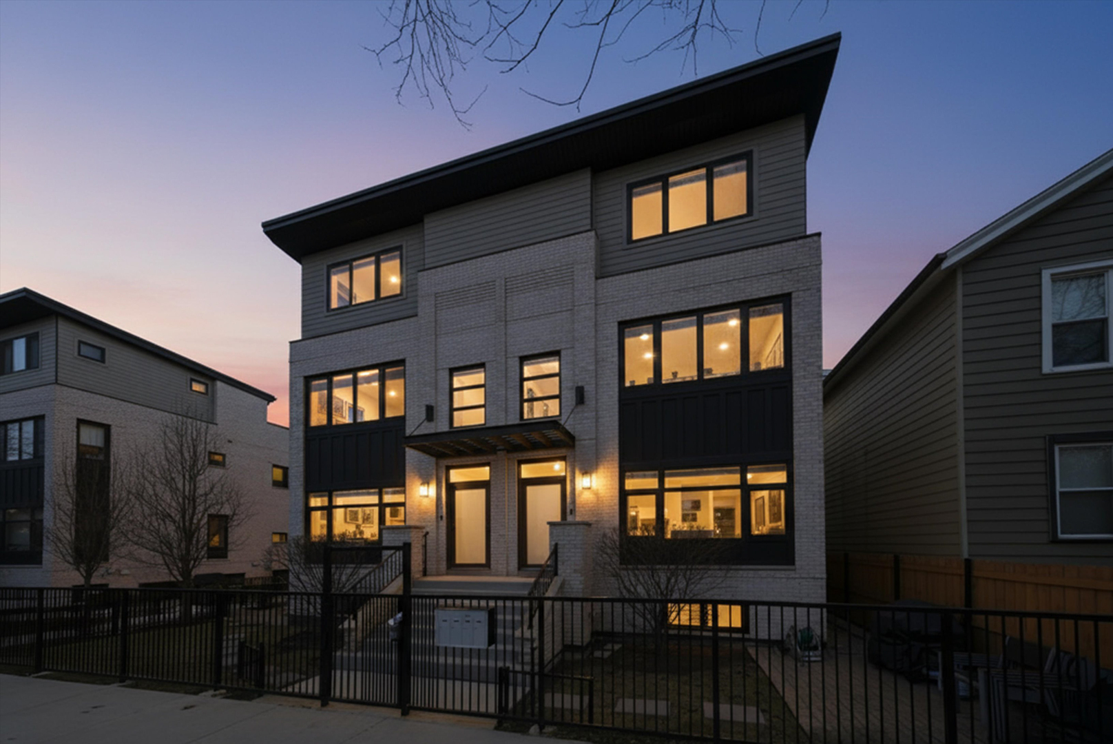 2245 N Rockwell Street Unit: 2