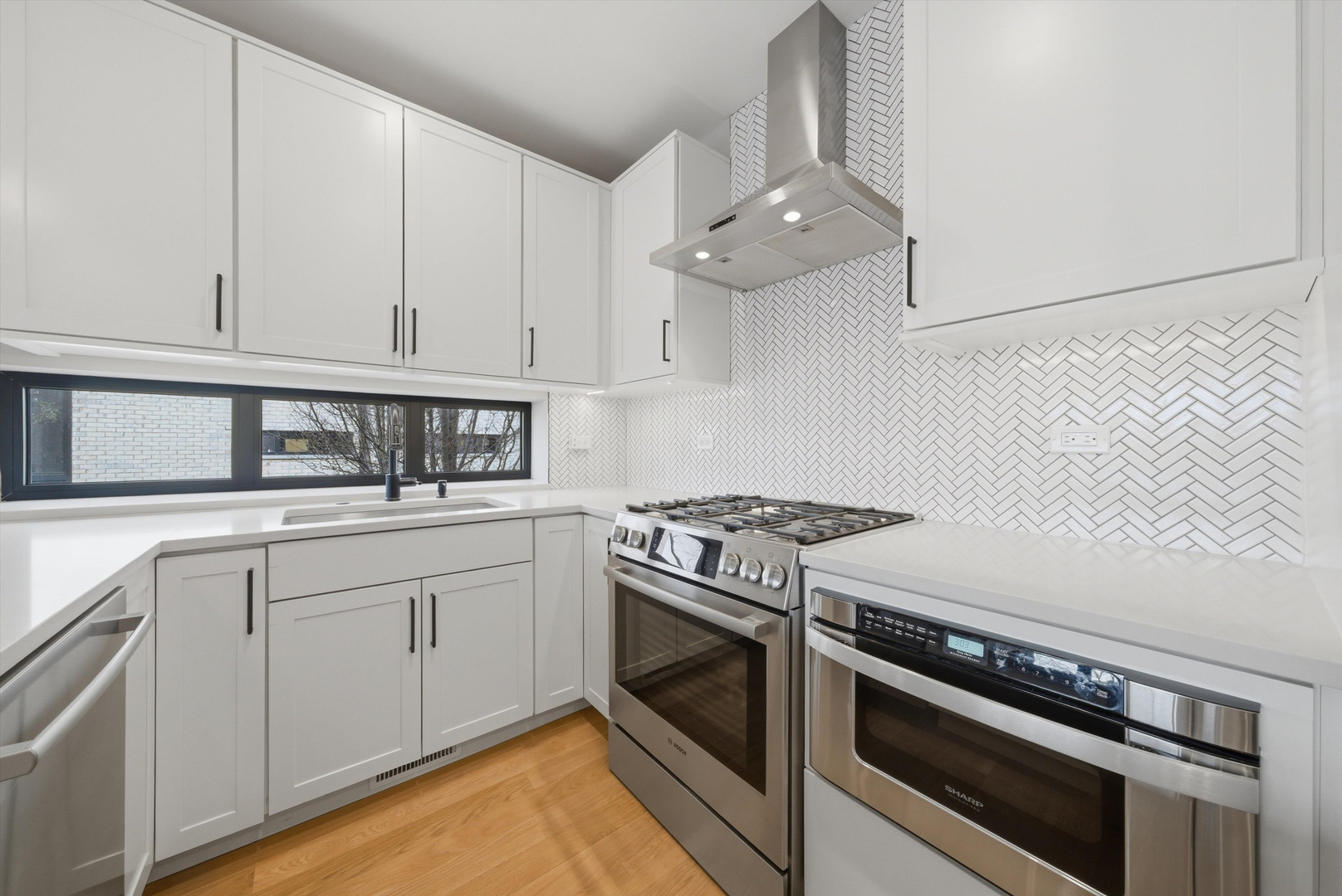 2245 N Rockwell Street Unit: 2