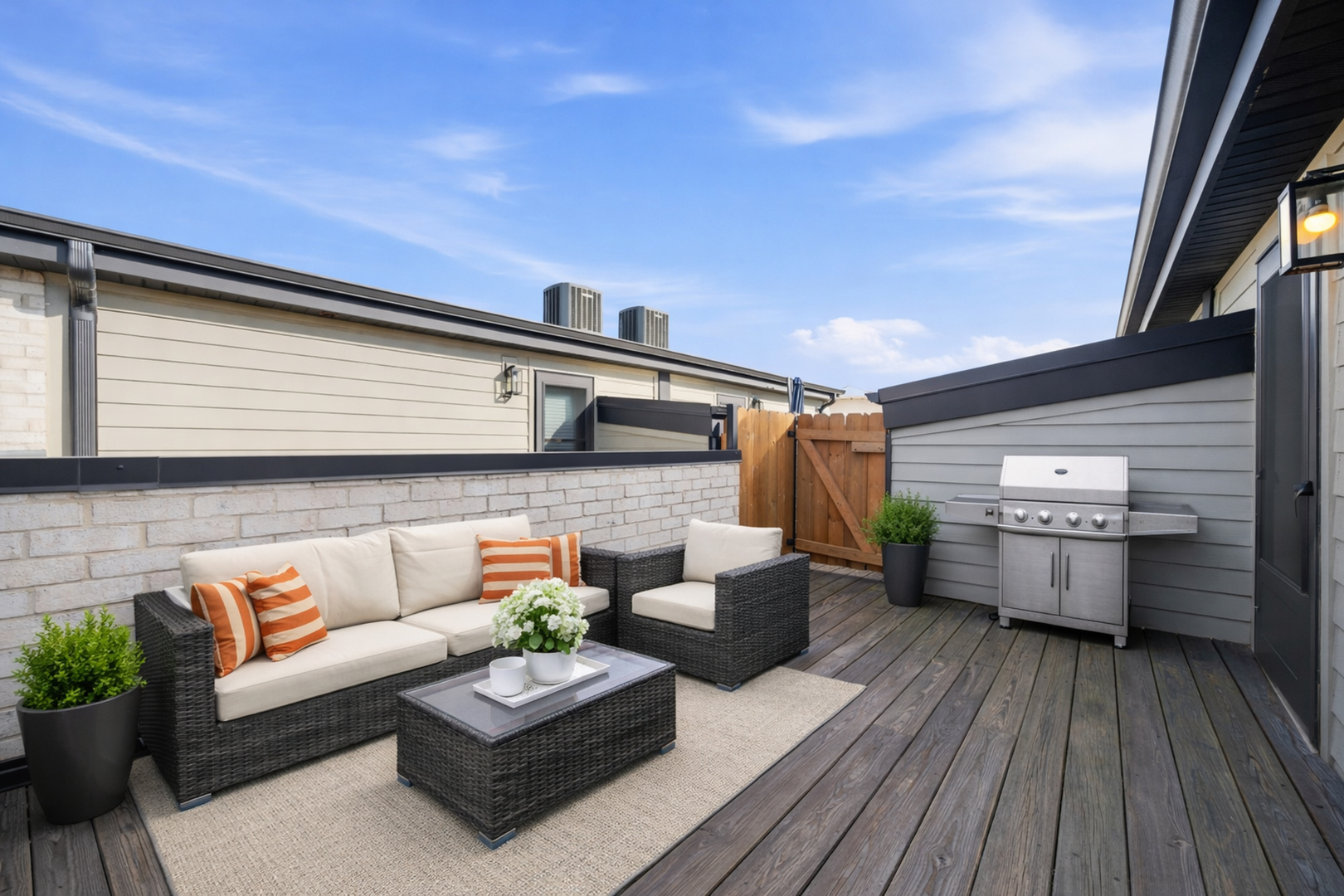 2245 N Rockwell Street Unit: 2