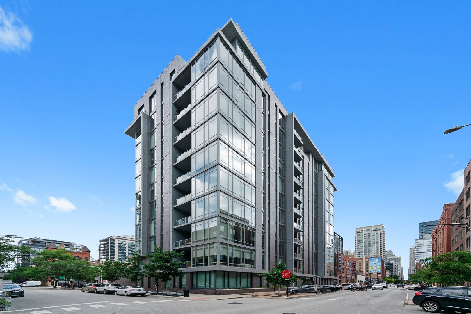 360 W Erie Street Unit: 3D