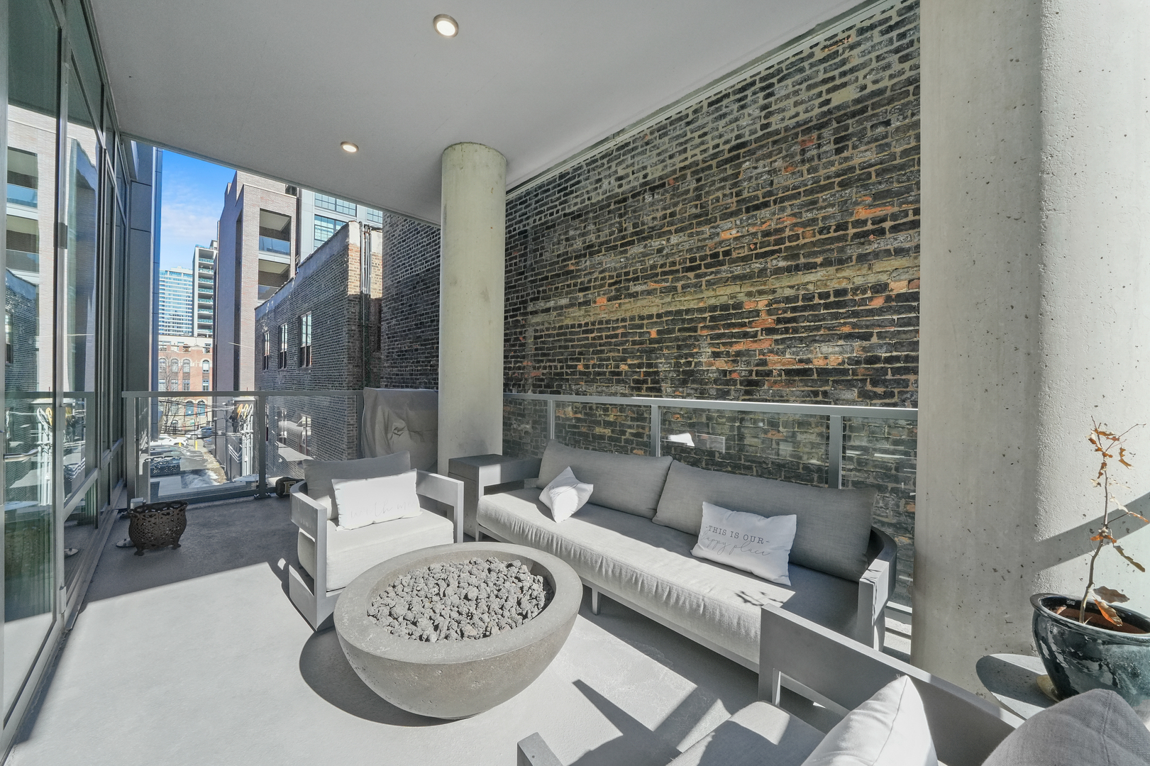 360 W Erie Street Unit: 3D