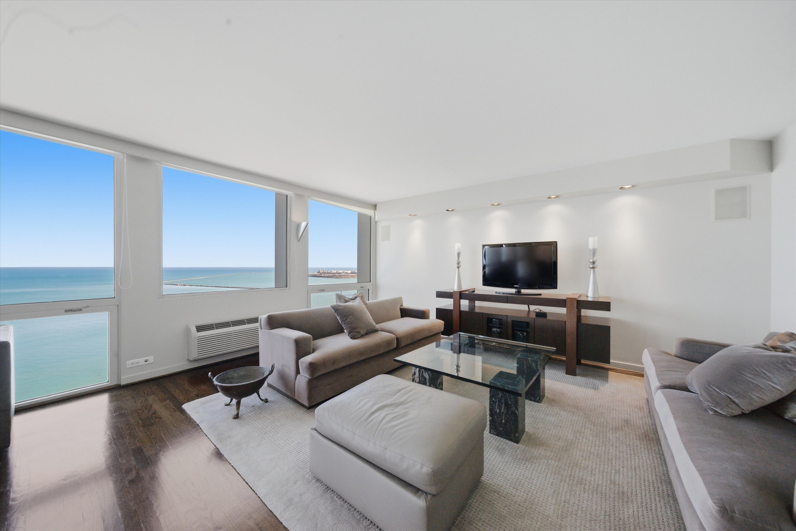 1240 N Lake Shore Drive Unit: 24B