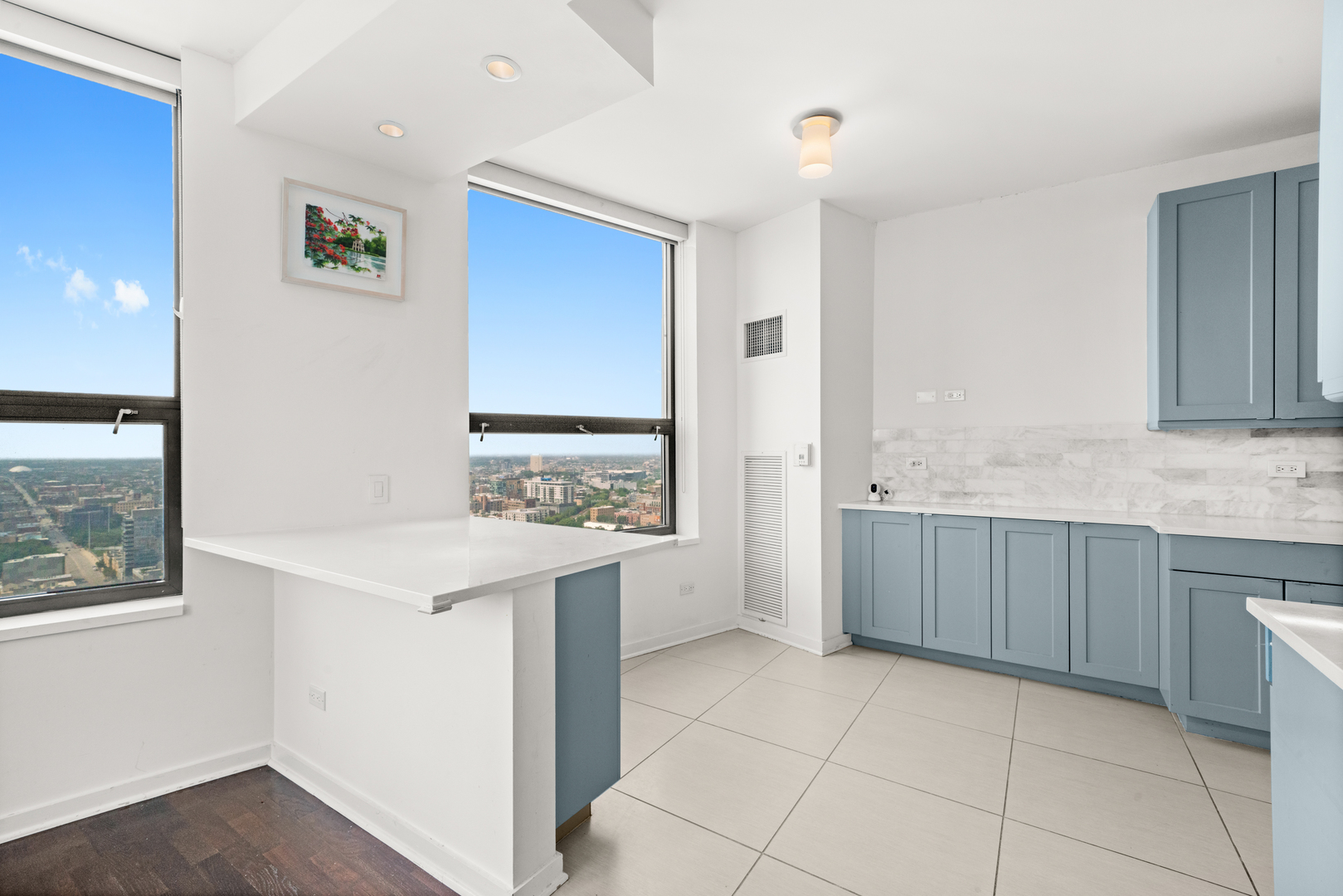 501 N Clinton Street Unit: 3203